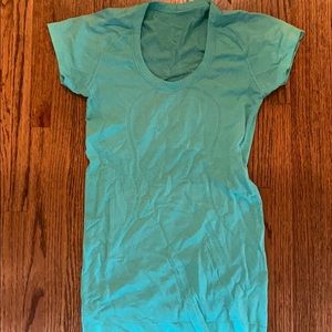 Lululemon swiftly tech short sleeve